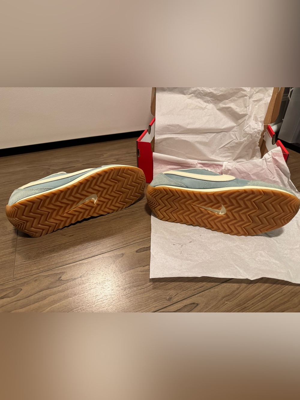 Women’s Nike Pacific US 9 Green - Picture 5 of 11